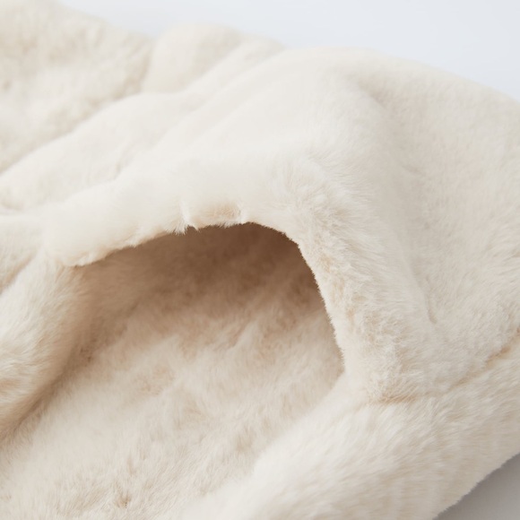 Zara Kids Faux Fur Vest with Snap button Closure size 8-9 - Picture 6 of 11